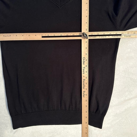 Lacoste Monochrome Cotton V-neck Knit Sweater Black Men’s M Gray Crocodile - Picture 4 of 6